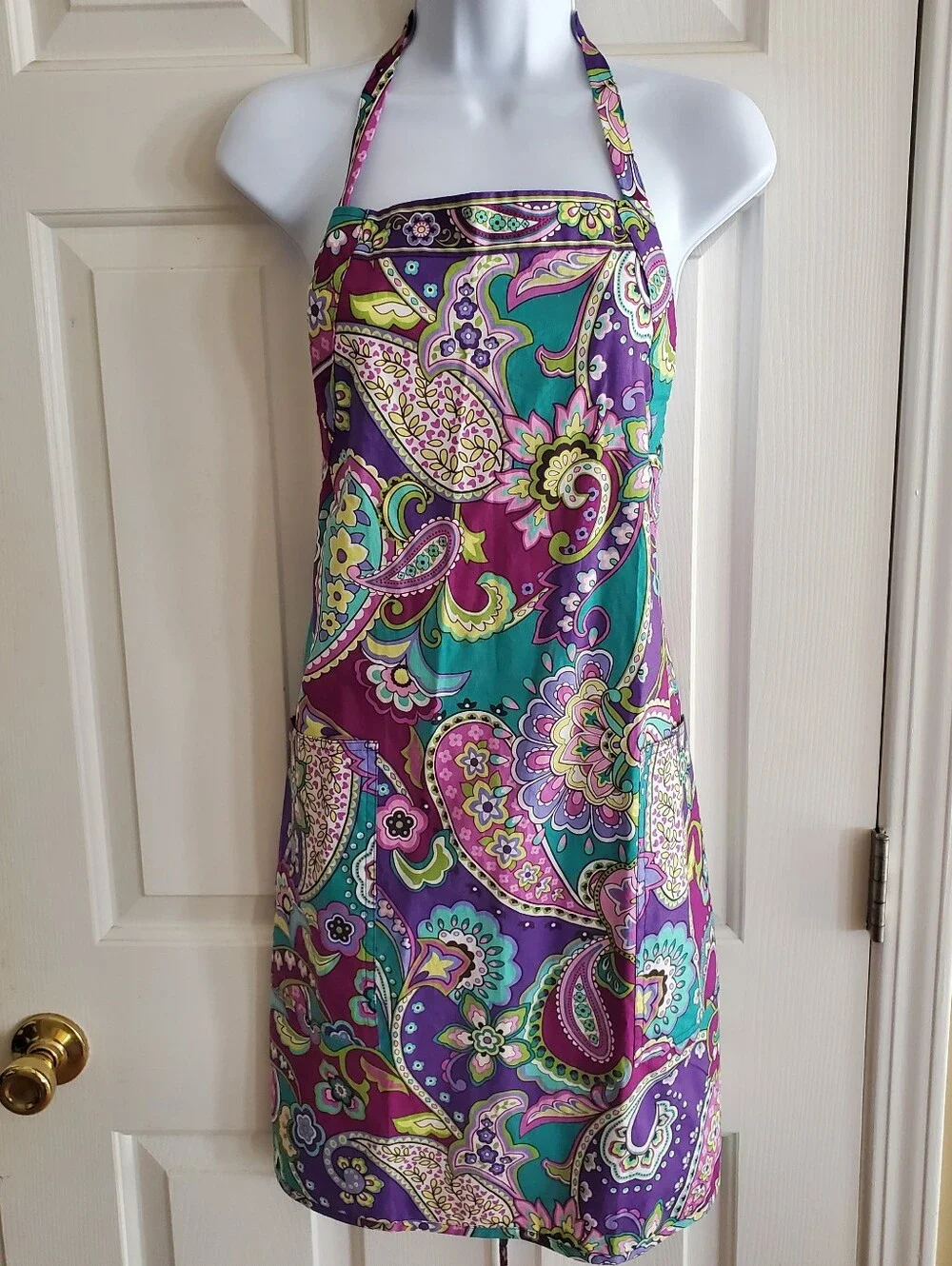 Vera Bradley cotton apron in the retired Heather paisley pattern